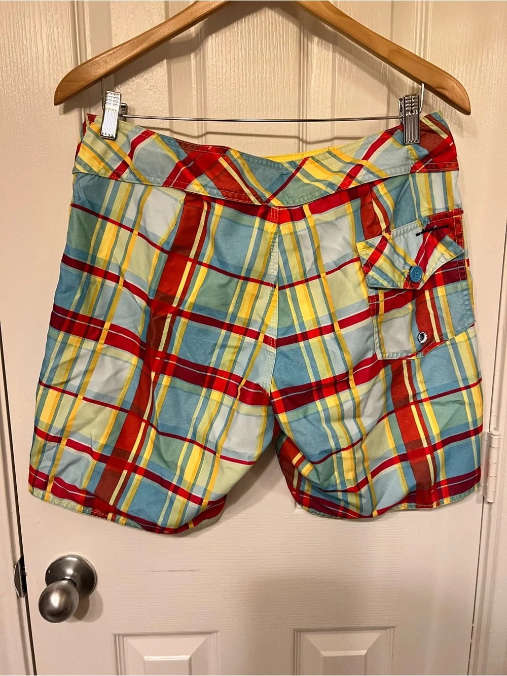 Volcom Men’s Plaid Swim Trunks in Yellow, Red & Blue, Size 32